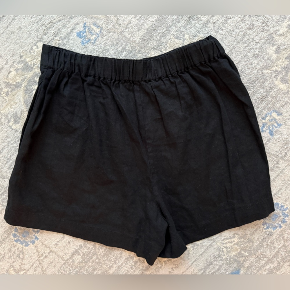 Clean Pull-On Shorts in Linen-Cotton - Picture 7 of 11